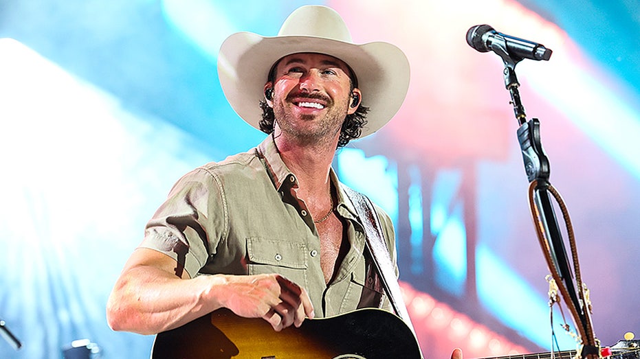 Riley Green chooses Alabama farm over Nashville fame despite having 'every reason' to make the move