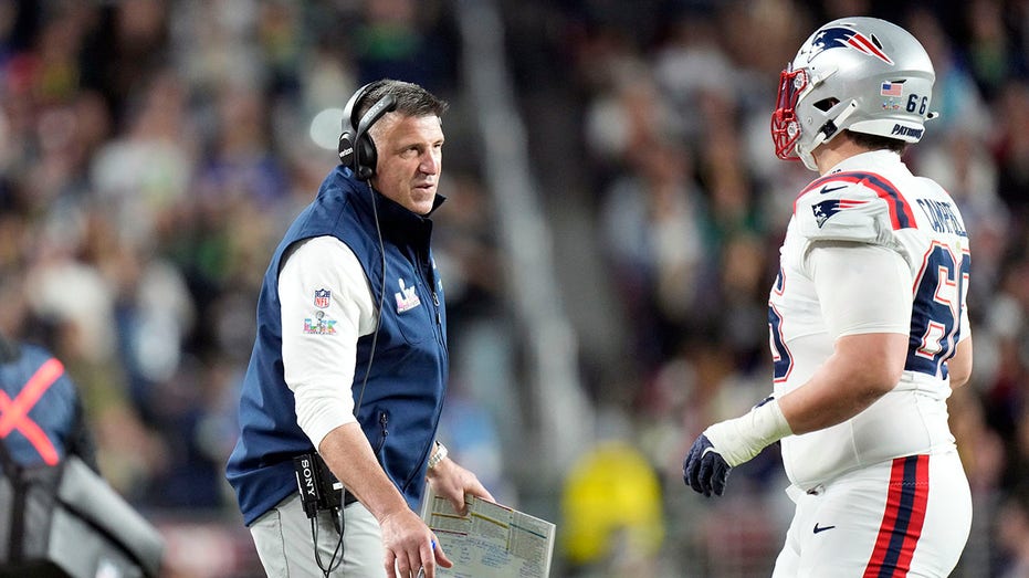 Mike Vrabel addressed Dianna Russini saga with Patriots players differently than he did with reporters