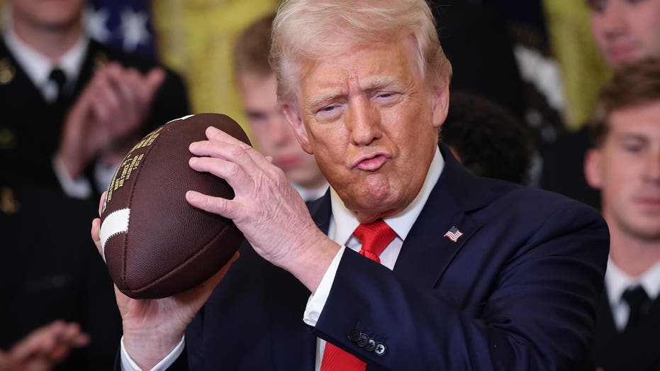 Trump set to sign executive order on college sports to regain control of NIL