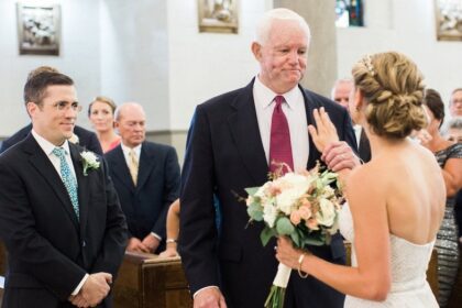 Bride is walked down wedding aisle by man who received her late father's heart