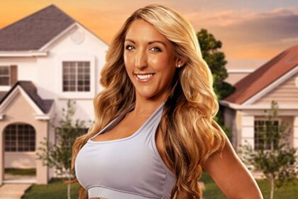 'Double Lives' star says being kicked out of church over adult content career didn't shake her faith